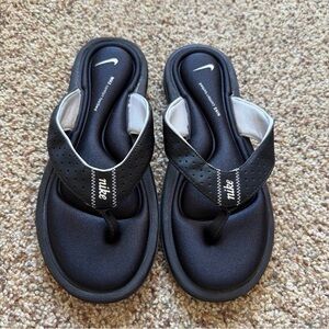 Nike Sandals Womens 8  Comfort Footbed Black Thong Flip Flops Slip On Beach Pool